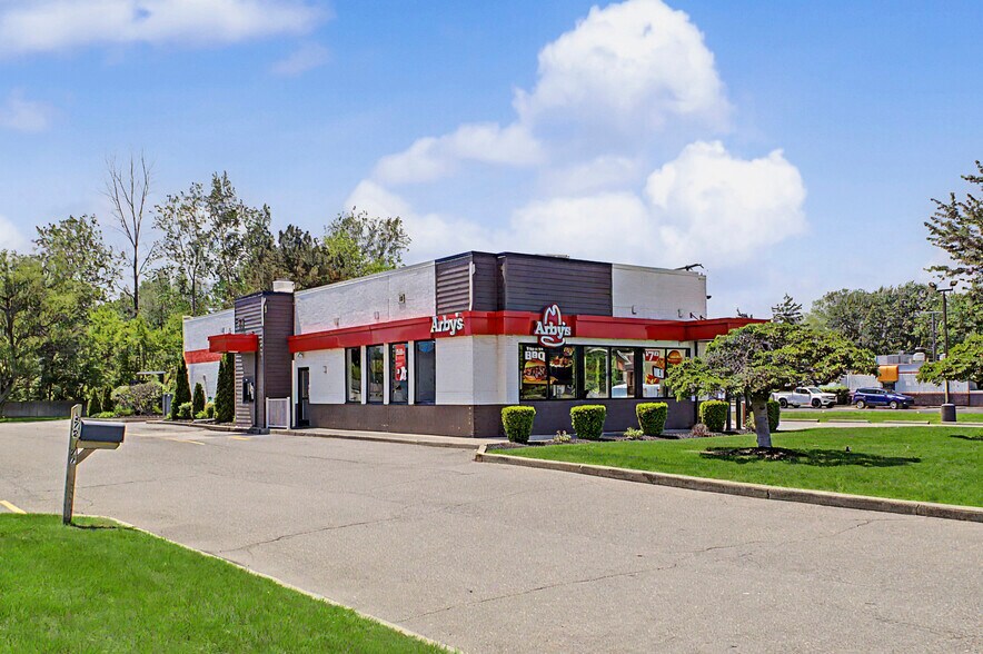 More Photos Of 27277 Eureka Rd, Taylor Fast Food For Sale