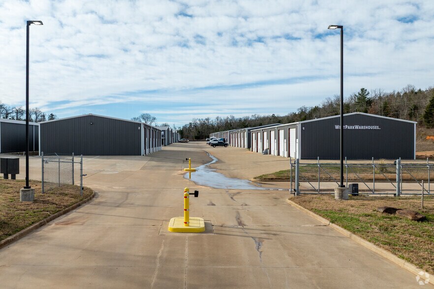 More Photos Of 12095 Spur 364, Tyler Warehouse For Lease