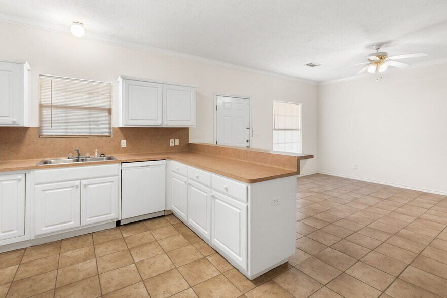 More Photos Of 2455 Montgomery Rd, Huntsville Apartments For Sale