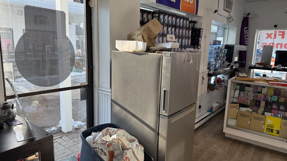More Photos Of 569 Main St, Hyannis Storefront Retail Office For Sale