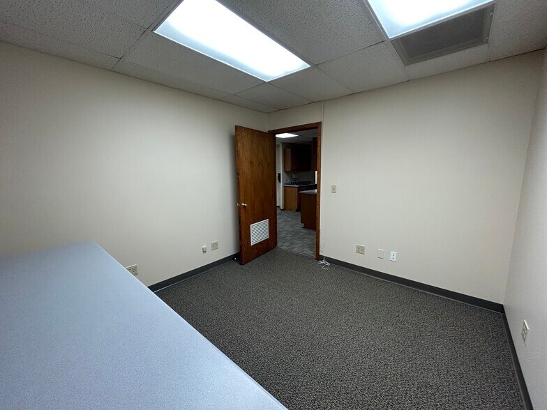 More Photos Of 1820 Post Rd, Plover Storefront Retail Office For Lease