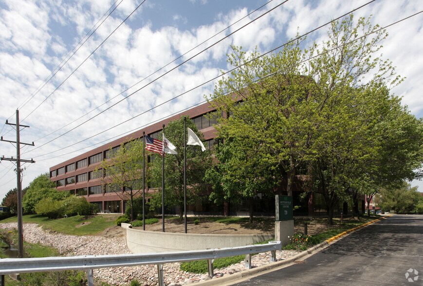 Primary Photo Of 700 E Butterfield Rd, Lombard Business Park For Lease