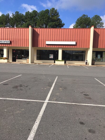 Primary Photo Of 10444-10466 Dumfries Rd, Manassas Unknown For Lease