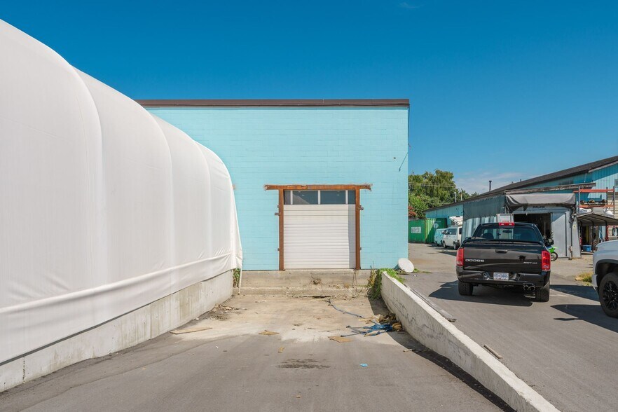 More Photos Of 6455 64 St, Delta Manufacturing For Sale