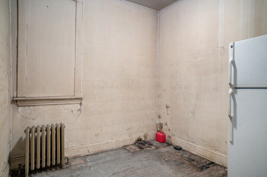 More Photos Of 604 W 151st St, East Chicago General Retail For Sale