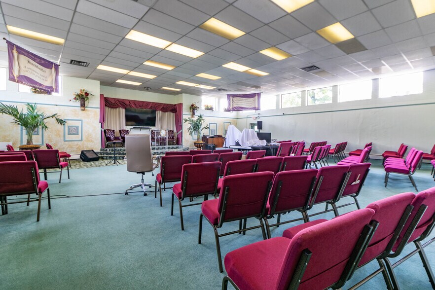 More Photos Of 1515 Section Rd, Cincinnati Religious Facility For Sale