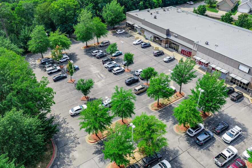 More Photos Of 3162 W Sixth St, Fayetteville Unknown For Lease