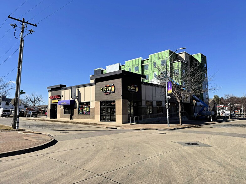 More Photos Of 2125 College St, Cedar Falls Restaurant For Lease