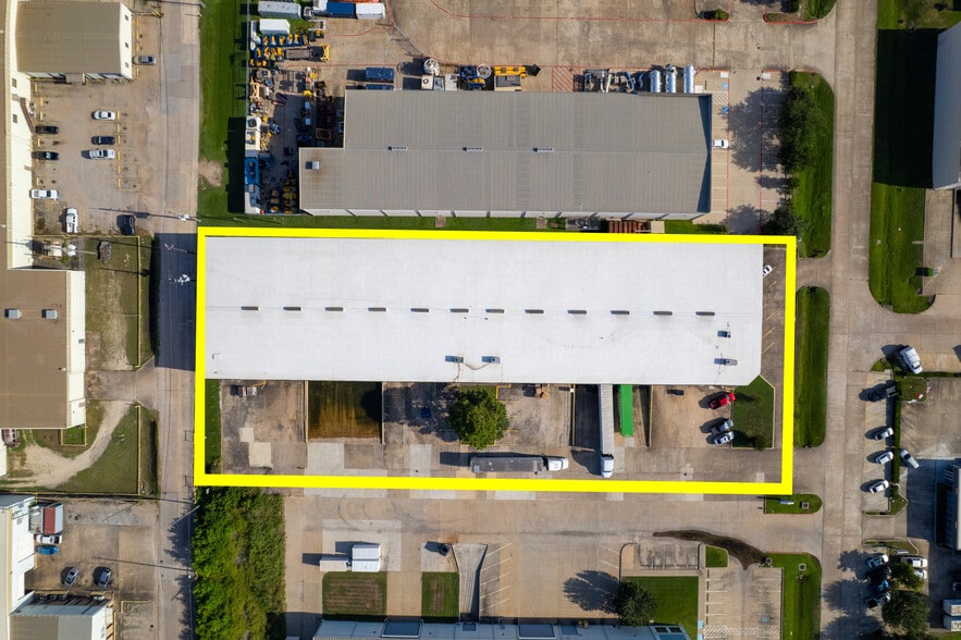 More Photos Of 6546 Petropark Dr, Houston Warehouse For Sale