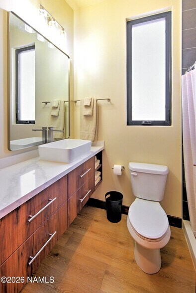 More Photos Of 2141 W Third St, Winslow Hotel For Sale