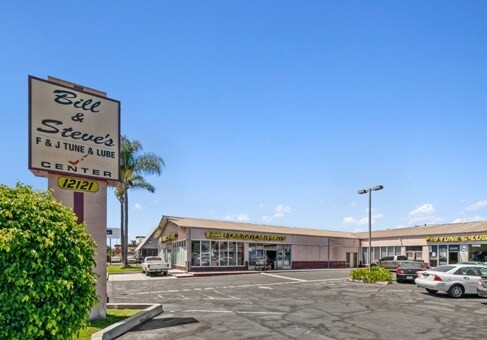 More Photos Of 12121 Lakewood Blvd, Downey Auto Repair For Lease