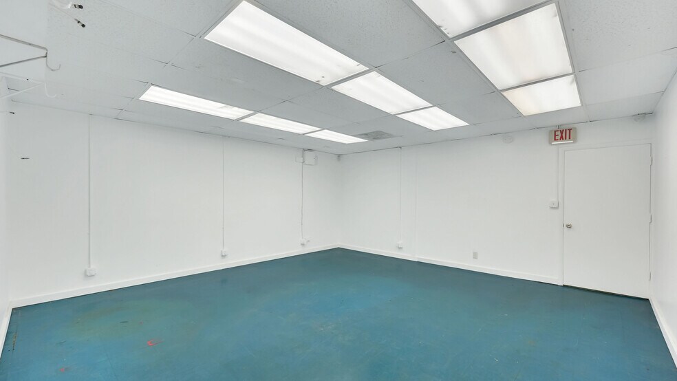 More Photos Of 7600 Wiles Rd, Coral Springs Unknown For Lease