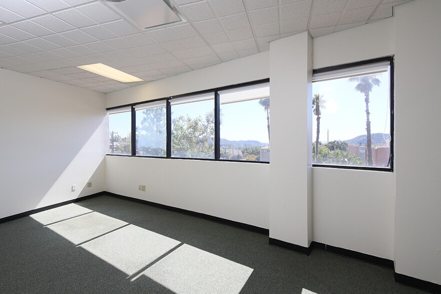 More Photos Of 4515 Ocean View Blvd, La Cañada Flintridge Medical For Lease