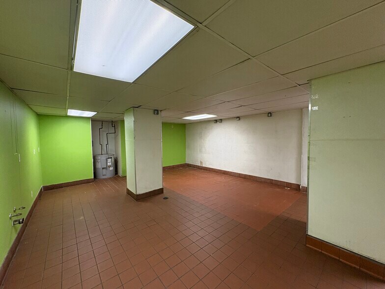 More Photos Of 3144 Steinway St, Astoria Apartments For Lease