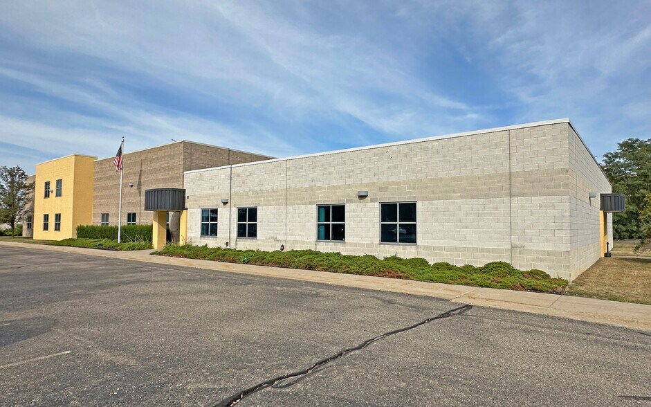 More Photos Of 22915 Commerce Dr, Farmington Warehouse For Sale