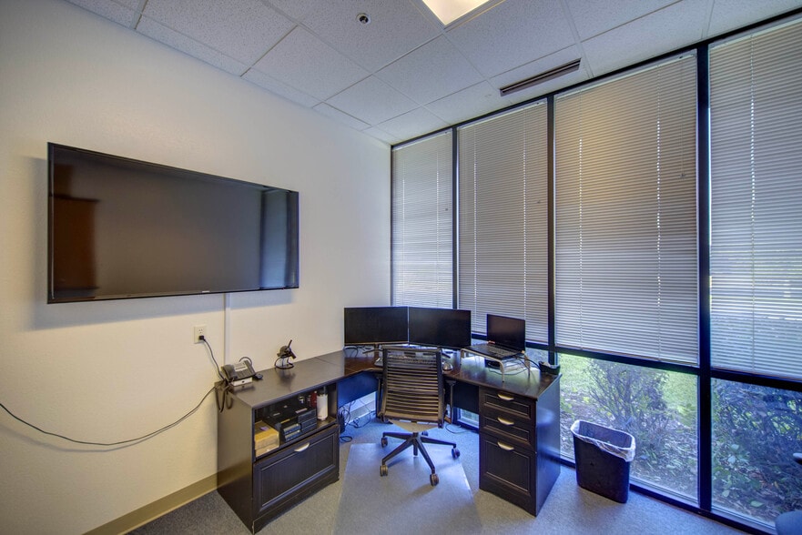 More Photos Of 1065 Marauder St, Chico Manufacturing For Lease