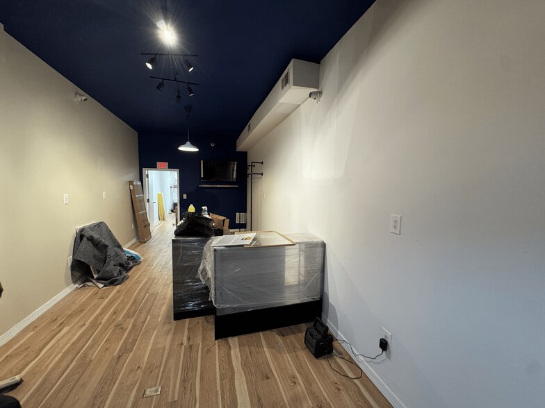 More Photos Of 5011-5015 H St SE, Washington Storefront For Sale