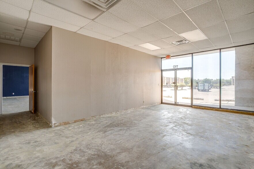 More Photos Of 401 S Jim Wright Fwy, Fort Worth Unknown For Lease