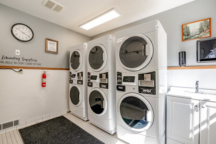 More Photos Of 8 W Curlew Lake Rd, Republic Self Storage For Sale