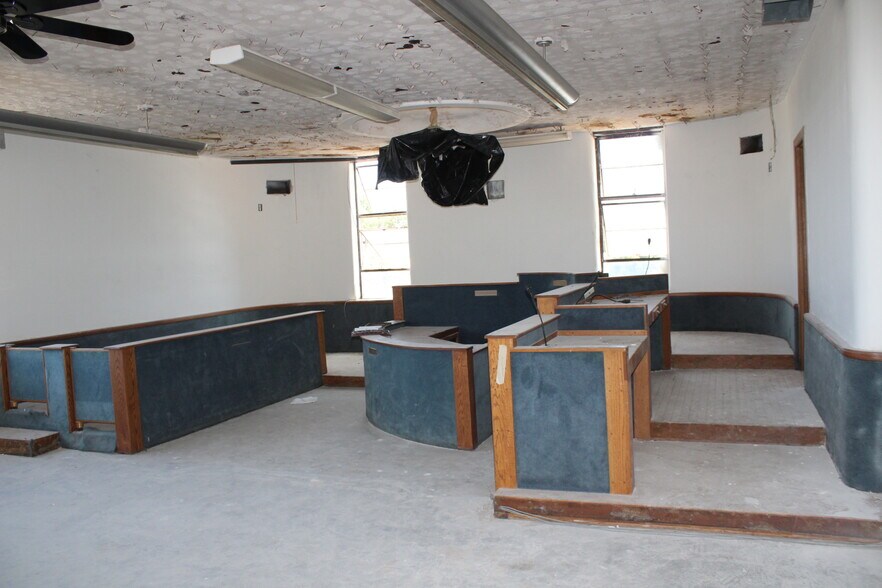 More Photos Of 108 Court St, Jackson General Retail For Sale