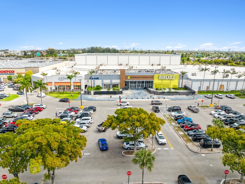 More Photos Of 7795 W Flagler St, Miami Unknown For Lease