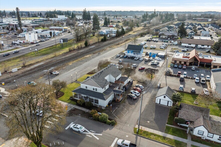 More Photos Of 113 N Elm St, Canby Restaurant For Lease