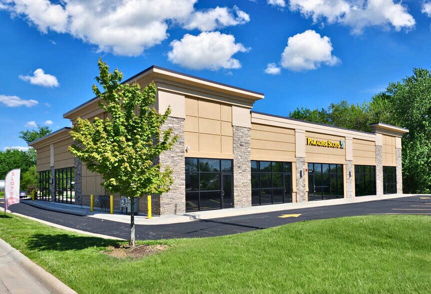 More Photos Of 5032-5064 S Main St, Rockford General Retail For Sale