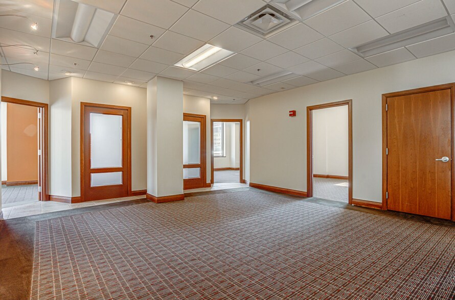 More Photos Of 35 E 7th St, Cincinnati Office For Lease