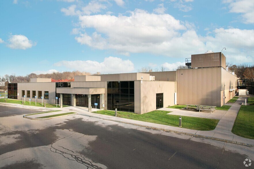 Primary Photo Of 115 Canal Landing Blvd, Rochester Manufacturing For Sale
