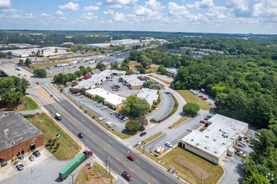 More Photos Of 4025 Pleasantdale Rd, Doraville Light Distribution For Lease