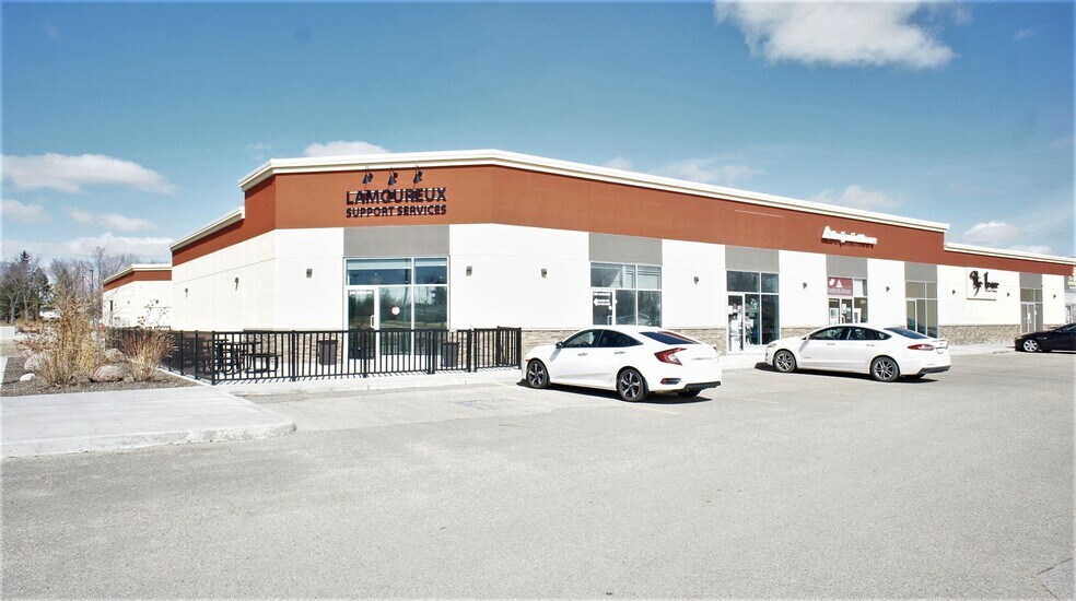 More Photos Of 10441 99 Av, Fort Saskatchewan General Retail For Sale