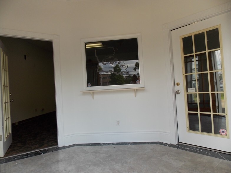 More Photos Of 4612 W Napoleon Ave, Metairie Office For Lease