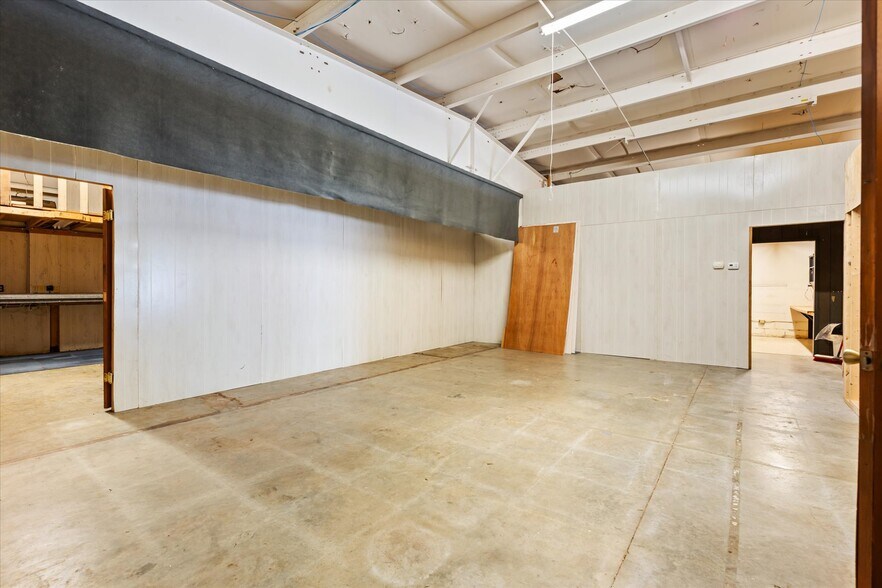 More Photos Of 203 Hillcrest Dr, Laurens Storefront Retail Office For Lease