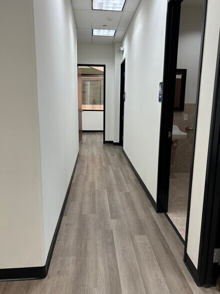 More Photos Of 2173 E Warner Rd, Tempe Medical For Lease