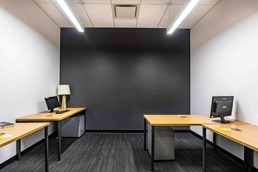 More Photos Of 700 S Rosemary Ave, West Palm Beach Coworking Space