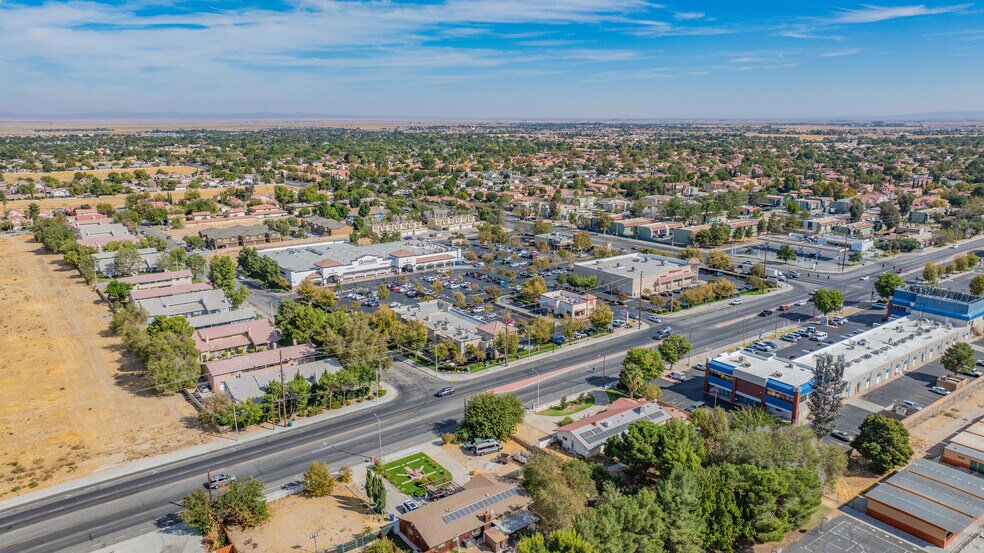 More Photos Of 815 E Avenue K, Lancaster Supermarket For Sale