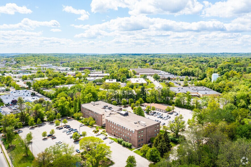 More Photos Of 550 Pinetown Rd, Fort Washington Office For Lease