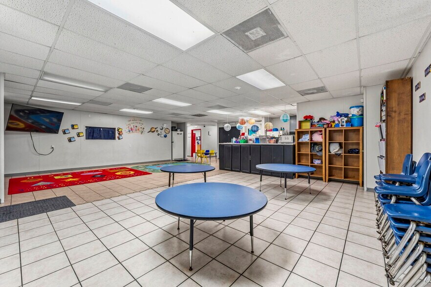 More Photos Of 16737 Sprawling Oaks Dr, Conroe Daycare Center For Sale