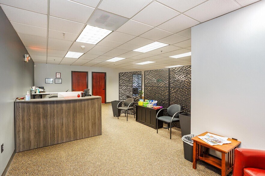 More Photos Of 14300 SE First St, Vancouver Office For Sale