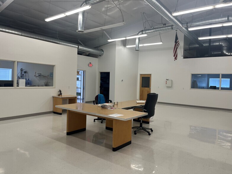 More Photos Of 324 N Jackson St, Moscow Research And Development For Sale