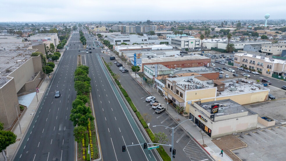 More Photos Of 12203 Hawthorne Blvd, Hawthorne Storefront For Sale