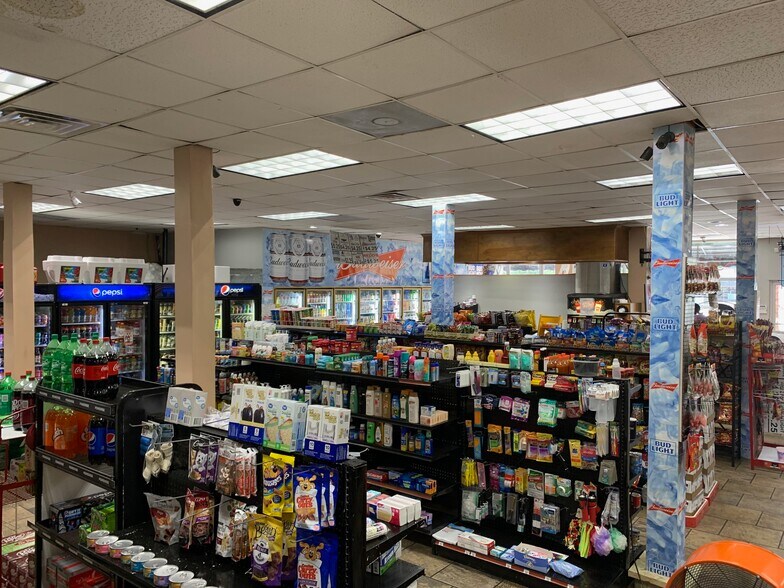 More Photos Of 12666 State Highway 31 W, Tyler Storefront For Sale