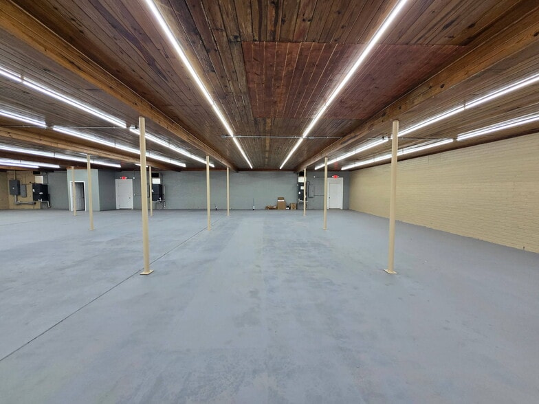 More Photos Of 6505-6509 Highway 29, Molino Freestanding For Lease