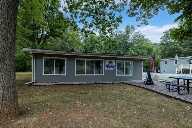 More Photos Of 5223 John Marshall Hwy, Linden Flex For Lease