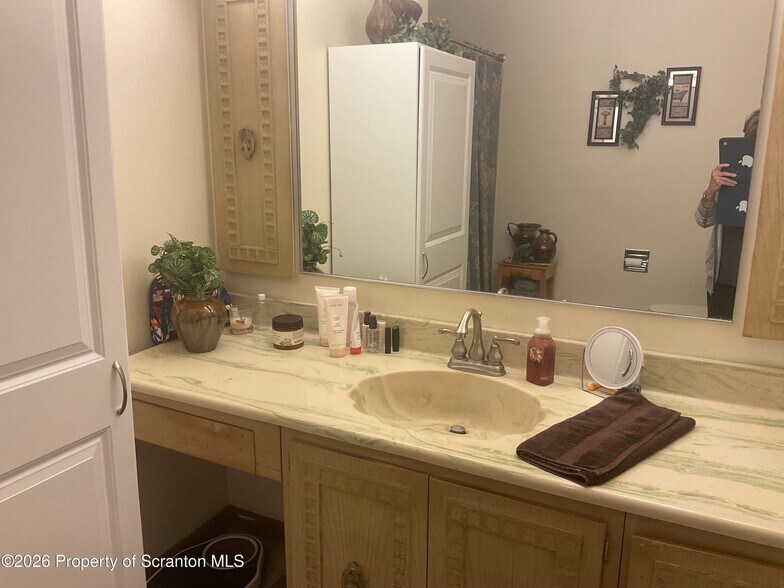 More Photos Of 28 Southside Ln, Scott Township Specialty For Sale