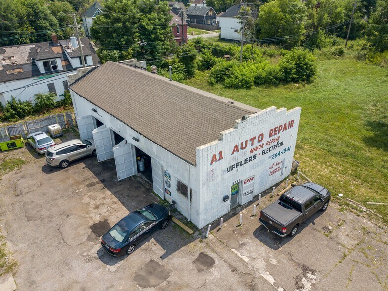 More Photos Of 5788 Van Dyke St, Detroit Auto Repair For Sale