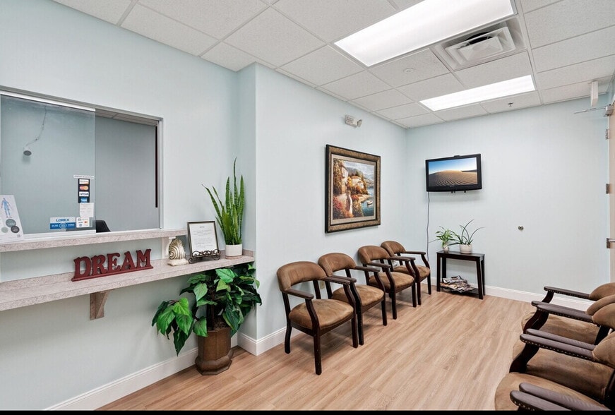 Primary Photo Of 7560 Red Bug Lake Rd, Oviedo Medical For Sale