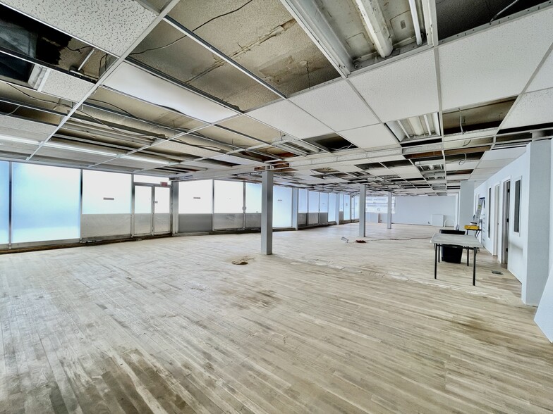 More Photos Of 7833 W Colfax Ave, Lakewood Auto Dealership For Lease