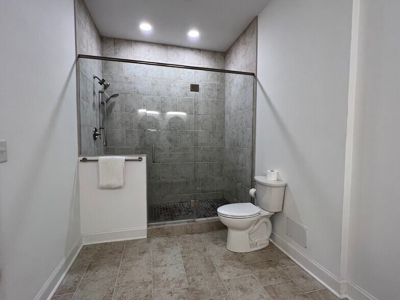 More Photos Of 22 Campbell Ave SE, Roanoke Storefront Retail Residential For Sale