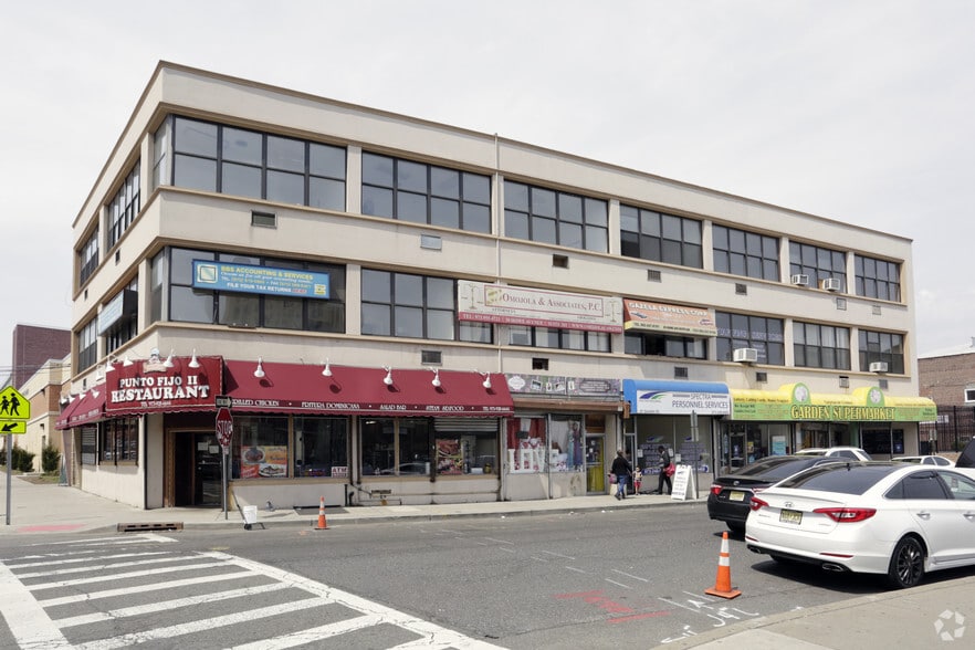 More Photos Of 39-45 Garden St, Passaic Office For Lease